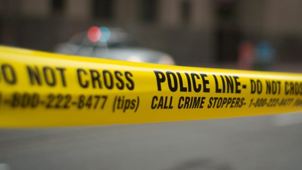 토론토 서쪽 끝에서 총격 사건 발생 후 한 명이 긴급 출동해 병원으로 후송되었습니다
